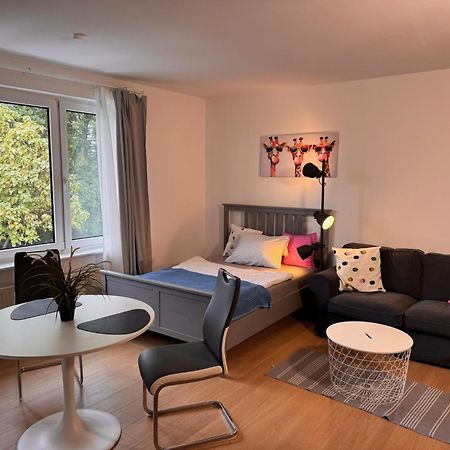 Fc-Apartmenthaus Falkensee Mit Grossem Garten Und Pkw Stellflaechen Екстер'єр фото