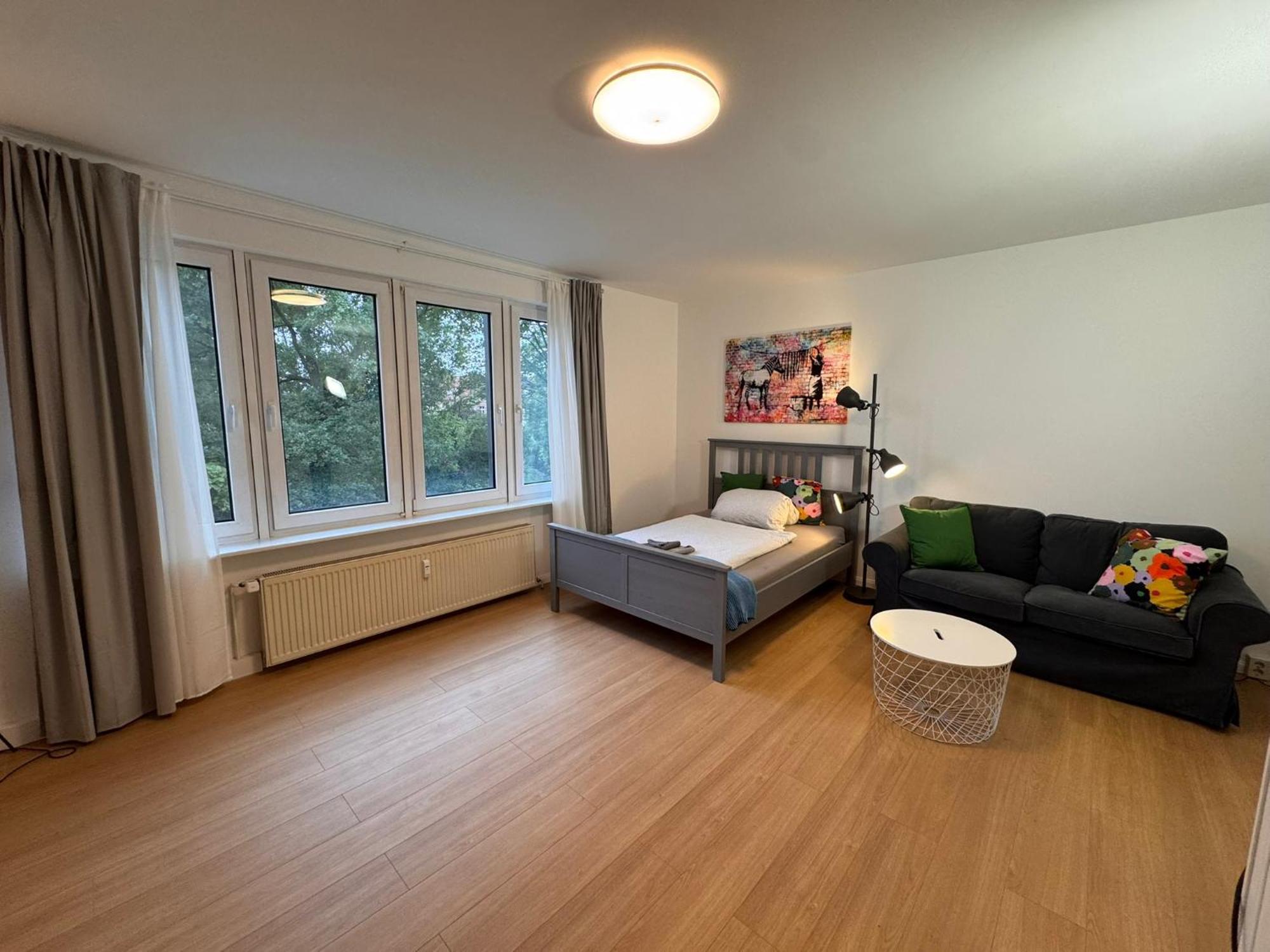 Fc-Apartmenthaus Falkensee Mit Grossem Garten Und Pkw Stellflaechen Екстер'єр фото